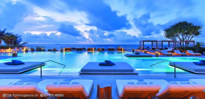 室外游泳池天台泳池迷人夜景海天一色图图片